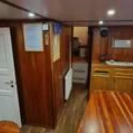 Tunfisk Ii Botel Vardo