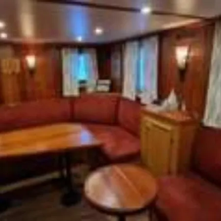 Tunfisk Ii Botel *